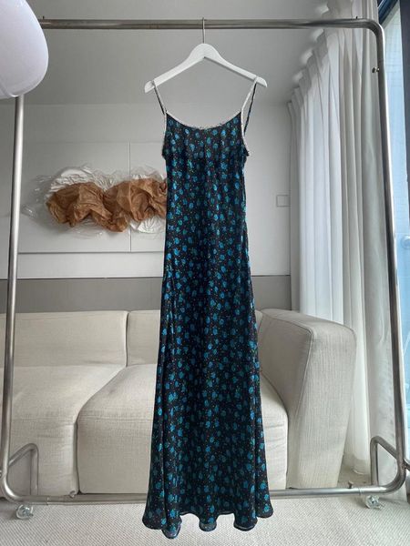 casual dresses 2021 women fashion sleeveless long dress with diamond printed silk suspenders 0513, Black;gray
casual dresses 2021 women fashion sleeveless long dress with diamond printed silk suspenders 0513, Black;gray