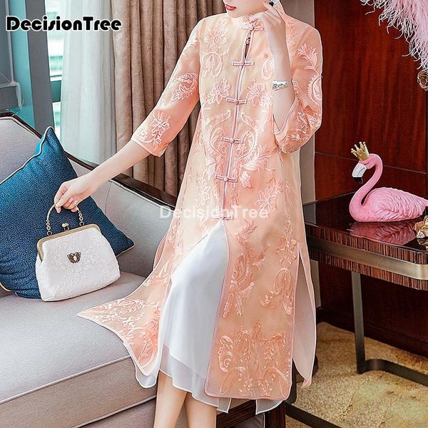 woman cheongsam robe chinese traditional floral embroidery buttons qipao vintage lady chiffon party tang oriental coat ethnic clothing, Red
woman cheongsam robe chinese traditional floral embroidery buttons qipao vintage lady chiffon party tang oriental coat ethnic clothing, Red