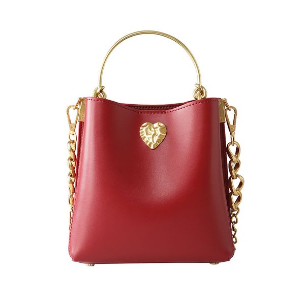 design hand bride's love wedding 2020 new leather bucket large capacity one shoulder slant span women's bag, Red;black
design hand bride's love wedding 2020 new leather bucket large capacity one shoulder slant span women's bag, Red;black
