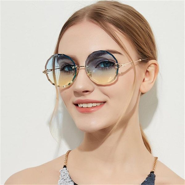 sunglasses 2021 fashion europe and america a18905 rimless diamond cutting round retro glasses women transparent color lens, White;black
sunglasses 2021 fashion europe and america a18905 rimless diamond cutting round retro glasses women transparent color lens, White;black