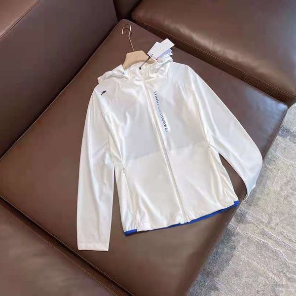 design clothing summer 2021 new women's sunscreen jacket leisure sports fashion 072205, Tan;black
design clothing summer 2021 new women's sunscreen jacket leisure sports fashion 072205, Tan;black