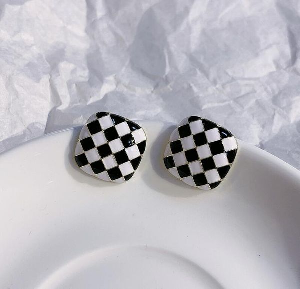 2021 fashion love design charm women's jewelry black and white checkerboard earrings don't fade for gifts party, Golden
2021 fashion love design charm women's jewelry black and white checkerboard earrings don't fade for gifts party, Golden