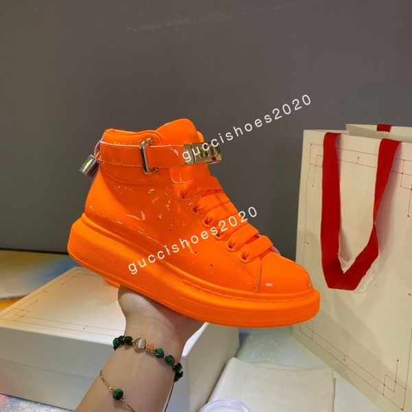 2022 brand luxury man shoes fashion genuine leather woman sneakers glimmer lace up flat large sneaker platform designer size35-46, Black;red
2022 brand luxury man shoes fashion genuine leather woman sneakers glimmer lace up flat large sneaker platform designer size35-46, Black;red