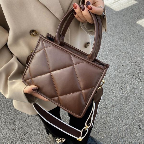 evening bags vintage plaid women's bag pu leather 2021 winter square handbag designer luxury tote female daily
evening bags vintage plaid women's bag pu leather 2021 winter square handbag designer luxury tote female daily