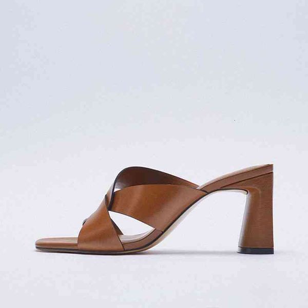 slippers 2021 summer square toe designer women brown thick heels shoes fashion cross upper sandals 1d18, Black
slippers 2021 summer square toe designer women brown thick heels shoes fashion cross upper sandals 1d18, Black