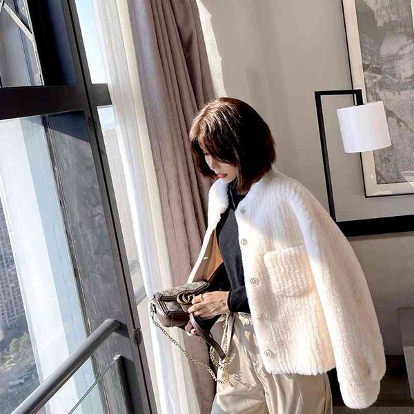 ok fur wool one-piece coat women's long sleeve 2021 winter new small stand collar fur lamb wool young style, Black
ok fur wool one-piece coat women's long sleeve 2021 winter new small stand collar fur lamb wool young style, Black