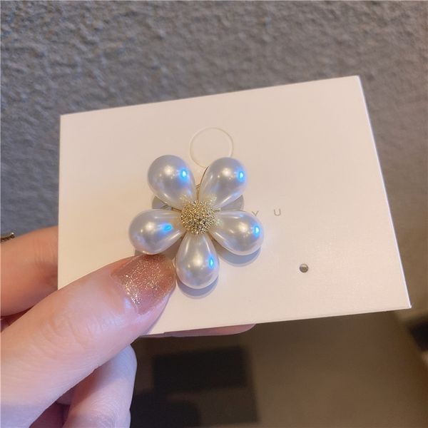 twap korean metal atmophere flower brooche creative geometric tassel pearl korean metal atmosphere flower butterfly brooch pinbutterfly pin, Gray
twap korean metal atmophere flower brooche creative geometric tassel pearl korean metal atmosphere flower butterfly brooch pinbutterfly pin, Gray