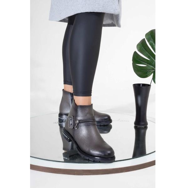 boots dark grey color pu leather zipper season 2021 autmn winter stylish standard mold comfortable women lady female, Black
boots dark grey color pu leather zipper season 2021 autmn winter stylish standard mold comfortable women lady female, Black