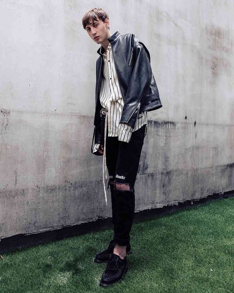 men's jeans hip-hop high street fashion brand represent jeans retro torn fold stitching men's designer motorcycle riding slim pant, Blue
men's jeans hip-hop high street fashion brand represent jeans retro torn fold stitching men's designer motorcycle riding slim pant, Blue