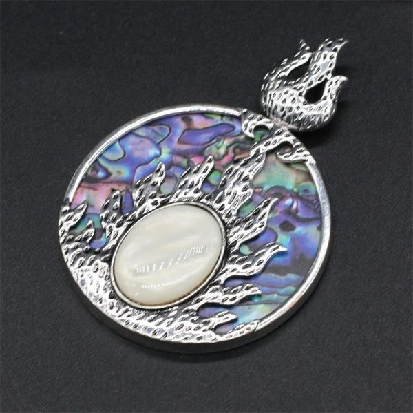 charms selling 2021 natural shell pendant round flame crystal jewelry for making diy necklace accessories, Bronze;silver
charms selling 2021 natural shell pendant round flame crystal jewelry for making diy necklace accessories, Bronze;silver