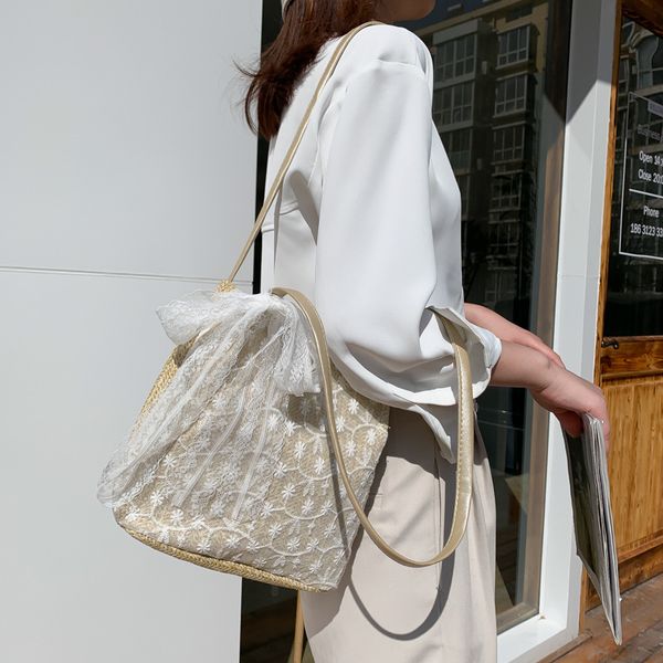 fashion lace shoulder bag for women 2021 hollow versatile handmade strawbags shoppingbag female casual tote outdoor bag bolsa
fashion lace shoulder bag for women 2021 hollow versatile handmade strawbags shoppingbag female casual tote outdoor bag bolsa