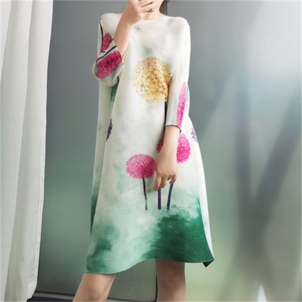 knits miyake fashion three quarter sleeve o-neck printing fold long t-shirt, White
knits miyake fashion three quarter sleeve o-neck printing fold long t-shirt, White