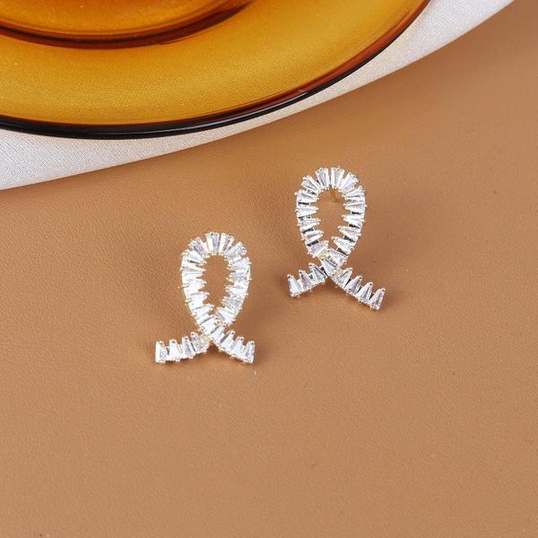 fashion jewelry fine zircon 14k gold plated 925 silver needle earrings simple cross shiny women wedding party stud, Golden;silver
fashion jewelry fine zircon 14k gold plated 925 silver needle earrings simple cross shiny women wedding party stud, Golden;silver