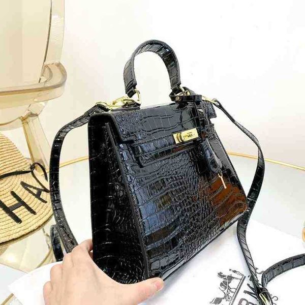 sports new 2021 handbag fashion women's keily leather metal buckle soft crocodile pattern black portable messenger bags factory outlet
sports new 2021 handbag fashion women's keily leather metal buckle soft crocodile pattern black portable messenger bags factory outlet
