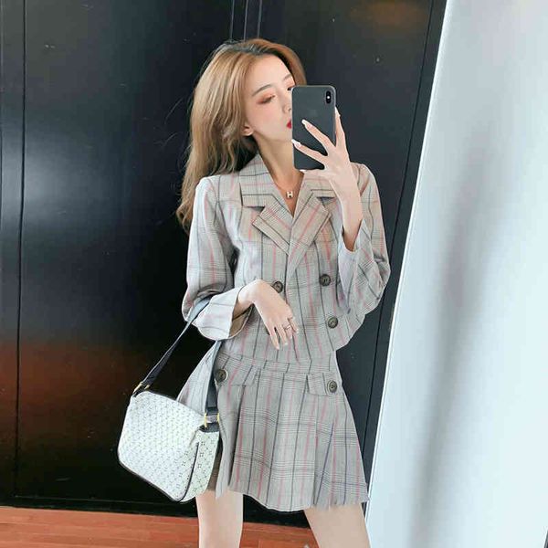 dress little feminine western-style korean style suit with short skirts of two temperament suits, Black;gray
dress little feminine western-style korean style suit with short skirts of two temperament suits, Black;gray
