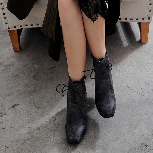 boots autumn and winter 2021 short women's thick heel high lace up ankle, Black
boots autumn and winter 2021 short women's thick heel high lace up ankle, Black
