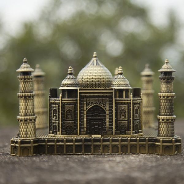 taj mahal model of metal india tourist souvenirs wedding anniversary gift creative statue building decoration crafts figures decorative obje
taj mahal model of metal india tourist souvenirs wedding anniversary gift creative statue building decoration crafts figures decorative obje