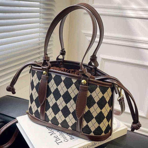 handbags bags this year's popular female 2021 high sense fashion minority portable bucket autumn and winter single shoulder messenger b, Black;red
handbags bags this year's popular female 2021 high sense fashion minority portable bucket autumn and winter single shoulder messenger b, Black;red