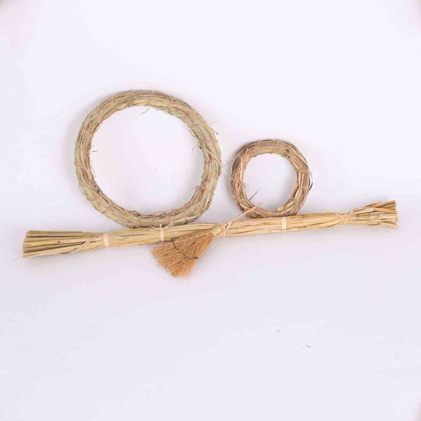 decorative bird's nest pocket straw broom products shooting props 
decorative bird's nest pocket straw broom products shooting props
