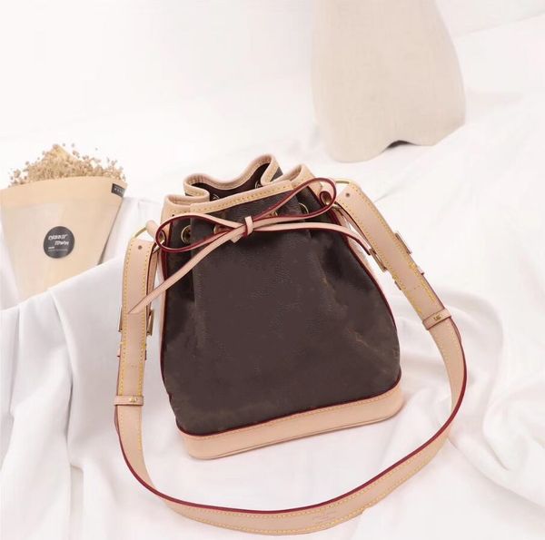 yy designer bags handbags bucket purses noe bb genuine leather women fashion shoulder backpack crossbody purse l drawstring ladies bag 40817
yy designer bags handbags bucket purses noe bb genuine leather women fashion shoulder backpack crossbody purse l drawstring ladies bag 40817