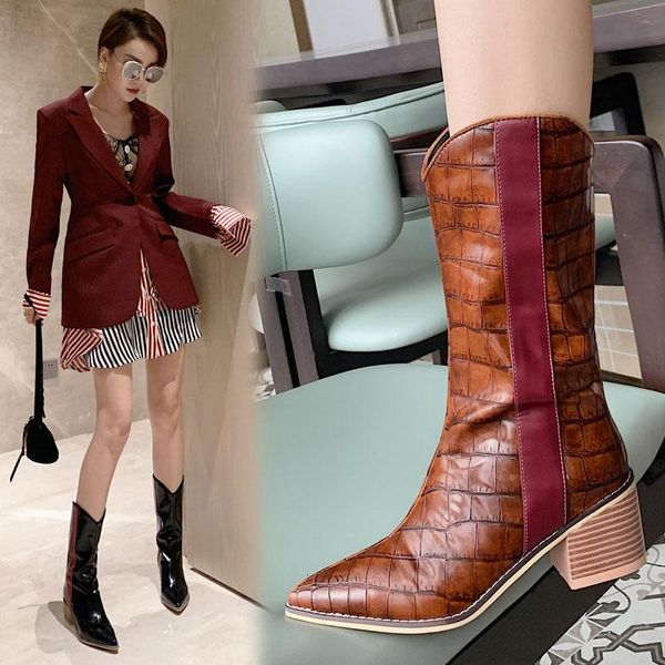 boots style grain thick heel, high color middle sleeve boots, casual and versatile, Black
boots style grain thick heel, high color middle sleeve boots, casual and versatile, Black
