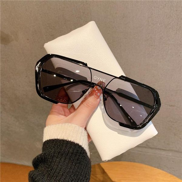 sunglasses 2021 fashion oversized creative frame sun glasses vintage women metal outdoor uv protiction unique trend uv400, White;black
sunglasses 2021 fashion oversized creative frame sun glasses vintage women metal outdoor uv protiction unique trend uv400, White;black