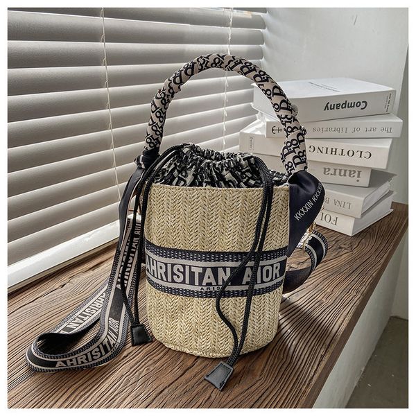 70% off luxury design handbag 2021 new alphabet women's embroidery single shoulder cross carrying handle mother large capacity hand wov
70% off luxury design handbag 2021 new alphabet women's embroidery single shoulder cross carrying handle mother large capacity hand wov