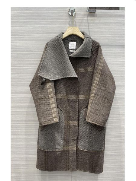 women's trench coats 2021 autumn winter long sleeve lapel neck jackets designer brand same style outerwear 0916-12, Tan;black
women's trench coats 2021 autumn winter long sleeve lapel neck jackets designer brand same style outerwear 0916-12, Tan;black