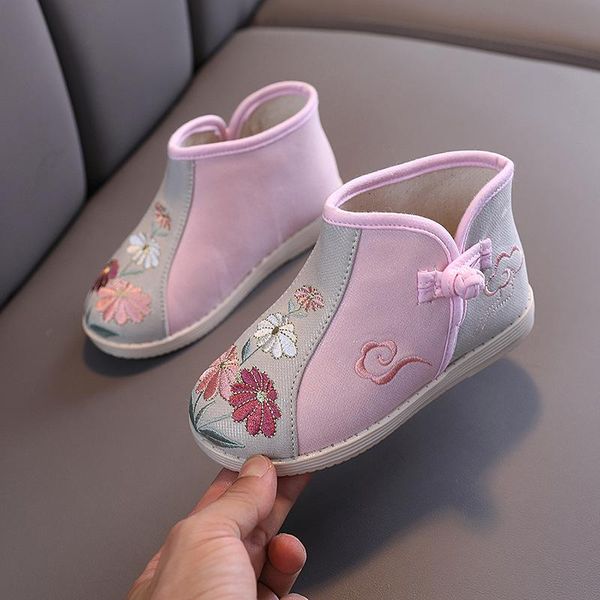 boots girls traditional 2021 autumn little princess single chinese style embroidery flower children cloth short, Black;grey
boots girls traditional 2021 autumn little princess single chinese style embroidery flower children cloth short, Black;grey