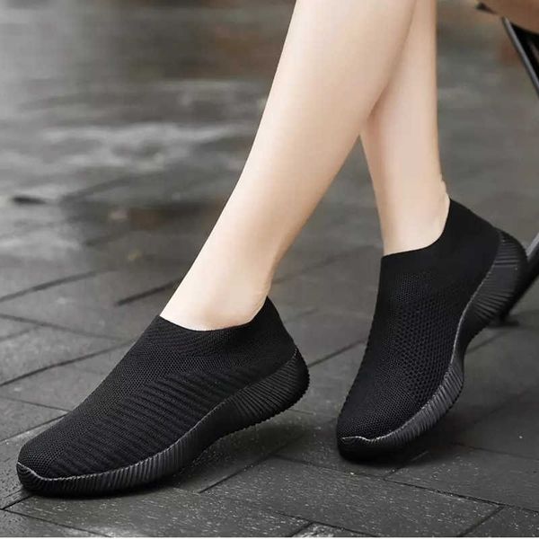 2020 women shoes fabric breathable sneakers spring athletic outdoor sports entertainment shoes women running shoes y0907, Black
2020 women shoes fabric breathable sneakers spring athletic outdoor sports entertainment shoes women running shoes y0907, Black
