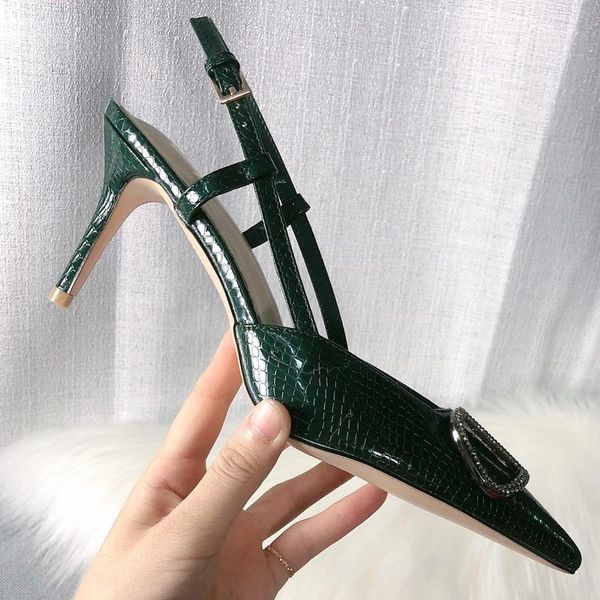 dress shoes 2021 women's high heels leather pointed toe wedding party ladies sandals catwalk thin fashion woman, Black
dress shoes 2021 women's high heels leather pointed toe wedding party ladies sandals catwalk thin fashion woman, Black