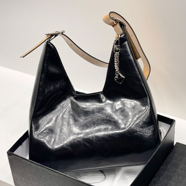 designer leather shoulder bags woman underarm bag metal chain decoration unique design
designer leather shoulder bags woman underarm bag metal chain decoration unique design