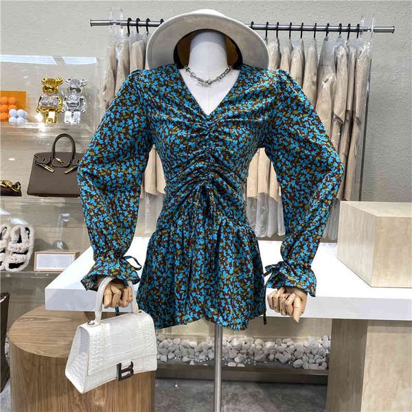 nicho design 2021 french retro waistline waistband v frilly flounce floral dress with expanded sleeves from line, Black;gray 
nicho design 2021 french retro waistline waistband v frilly flounce floral dress with expanded sleeves from line, Black;gray