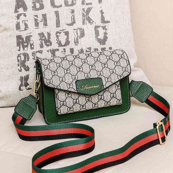 net red small female high-level feeling ins super fire single shoulder messenger version versatile high-capacity foreign 
net red small female high-level feeling ins super fire single shoulder messenger version versatile high-capacity foreign