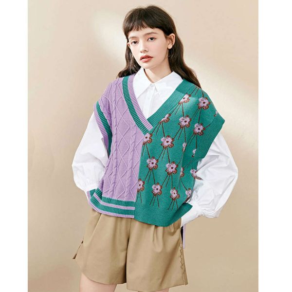 autumn knitted vest women's outer sweater coat top, White
autumn knitted vest women's outer sweater coat top, White