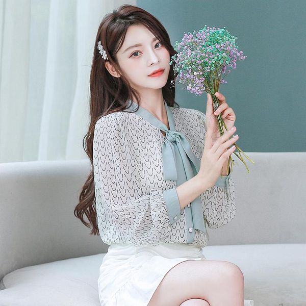 women's knits & tees autumn style 2021 chiffon shirt long-sleeved design sense niche fashion bottoming, White
women's knits & tees autumn style 2021 chiffon shirt long-sleeved design sense niche fashion bottoming, White