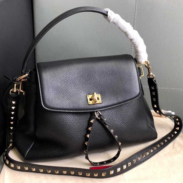 designer luxury bag tote handbag studs grain genuine leather shoulder bag rivet hand s fashion letter crossb women's leather handbag, Red;black
designer luxury bag tote handbag studs grain genuine leather shoulder bag rivet hand s fashion letter crossb women's leather handbag, Red;black