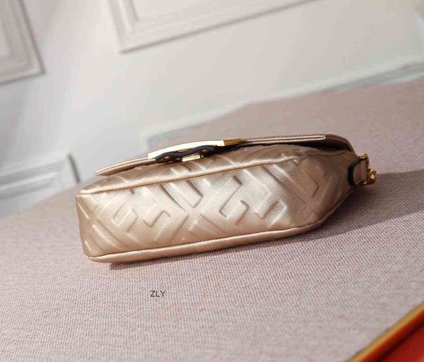 tiktok, 20 years old, new style of chinese embroidery, all match, flip, cover, shoulder, zly zly bags bags factory zly
tiktok, 20 years old, new style of chinese embroidery, all match, flip, cover, shoulder, zly zly bags bags factory zly