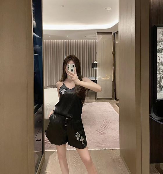crosin high end 3828 new exquisite better drill cross jacquard pattern suspender shorts suit, White
crosin high end 3828 new exquisite better drill cross jacquard pattern suspender shorts suit, White