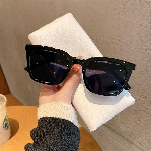 sunglasses fashion square clear frame sun glasses vintage women gradient tea anti uitraviolet sunglass 2021 wholesale uv400, White;black
sunglasses fashion square clear frame sun glasses vintage women gradient tea anti uitraviolet sunglass 2021 wholesale uv400, White;black