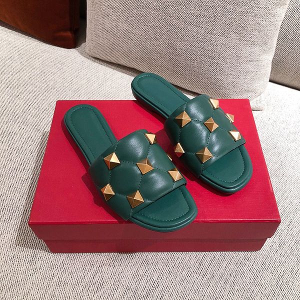 2021ss fashion trend women sandals flat slippers flip flops beach indoor outdoor breathable shoes summer rivets slippers 6 colors lazy men s, Black
2021ss fashion trend women sandals flat slippers flip flops beach indoor outdoor breathable shoes summer rivets slippers 6 colors lazy men s, Black