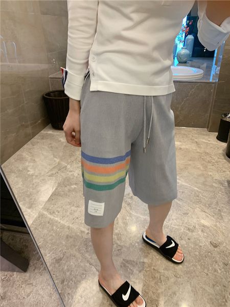 2020 summer new color striped capris men's and women's same casual sports pants trend loose straight tube, White;black
2020 summer new color striped capris men's and women's same casual sports pants trend loose straight tube, White;black