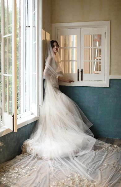 bridal veils arrival appliques wedding veil gold lace edge long bride accessorie white or light champagne tulle, Black
bridal veils arrival appliques wedding veil gold lace edge long bride accessorie white or light champagne tulle, Black