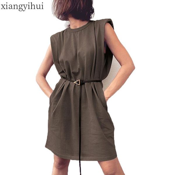 casual dresses 2021 summer temperament shoulder padded loose t-shirt dress women sleeveless cotton short high waist, Black;gray
casual dresses 2021 summer temperament shoulder padded loose t-shirt dress women sleeveless cotton short high waist, Black;gray