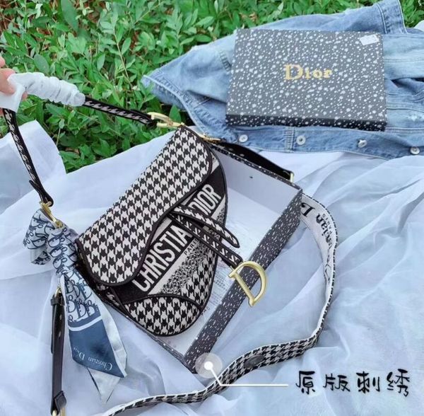 7a highest quality fashion women's evening coin purse embossed classic clutch wallet designers bag box dustbags handbags with tags hand, Red;black
7a highest quality fashion women's evening coin purse embossed classic clutch wallet designers bag box dustbags handbags with tags hand, Red;black