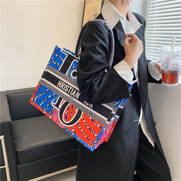 this year, the new shopping bag autumn of is popular. high capacity tote bag hand embroidered mommy handbags
this year, the new shopping bag autumn of is popular. high capacity tote bag hand embroidered mommy handbags