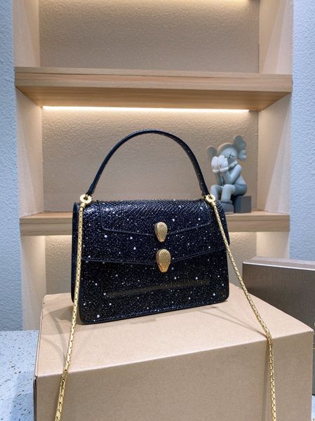 the designers 2021 soft leather women handbag capacity tote bags fashion makeup luxurys brang logo bag -l0891, Red;black
the designers 2021 soft leather women handbag capacity tote bags fashion makeup luxurys brang logo bag -l0891, Red;black