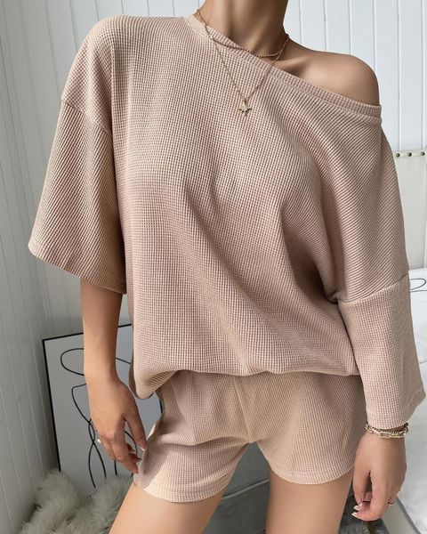 women's tracksuits casual crew neck suit fashion two-piece jacket and solid gout shoulder shorts leisure ladies wear color 2021, Gray
women's tracksuits casual crew neck suit fashion two-piece jacket and solid gout shoulder shorts leisure ladies wear color 2021, Gray