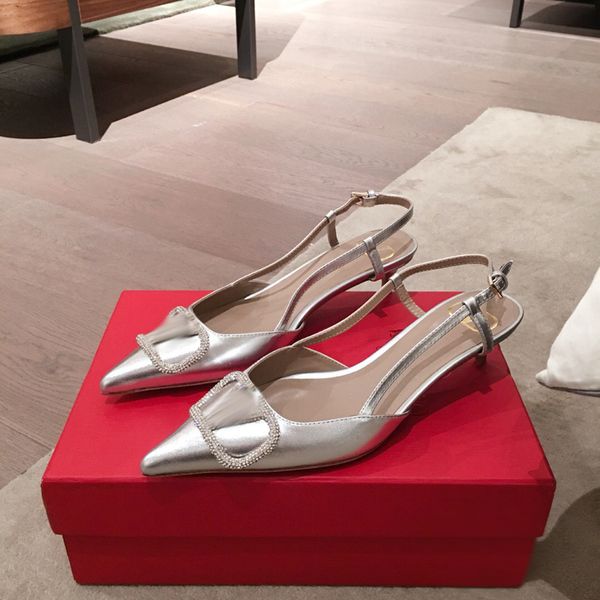 2021 good quality fashion women luxurys designers shoes designer sandals womens luxury high heels sandal dress shoess with box size 35-41 -h, Black
2021 good quality fashion women luxurys designers shoes designer sandals womens luxury high heels sandal dress shoess with box size 35-41 -h, Black