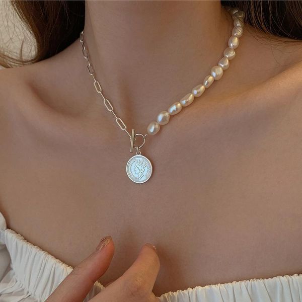 chains aomu vintage gold silver color metal freshwater pearl round portrait necklace geometric beaded hollow clavicle chain for women
chains aomu vintage gold silver color metal freshwater pearl round portrait necklace geometric beaded hollow clavicle chain for women